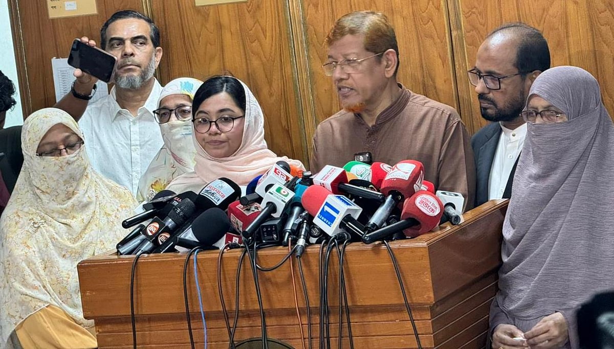 জামায়াতে ইসলামীর সহকারী সেক্রেটারি জেনারেল হামিদুর রহমান আযাদ। আজ মঙ্গলবার রাজধানীর আগারগাঁওয়ে নির্বাচন কমিশন ভবনে