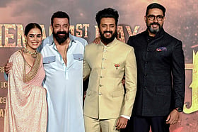 কেউ কাঁদলেন, কেউ করলেন মজা