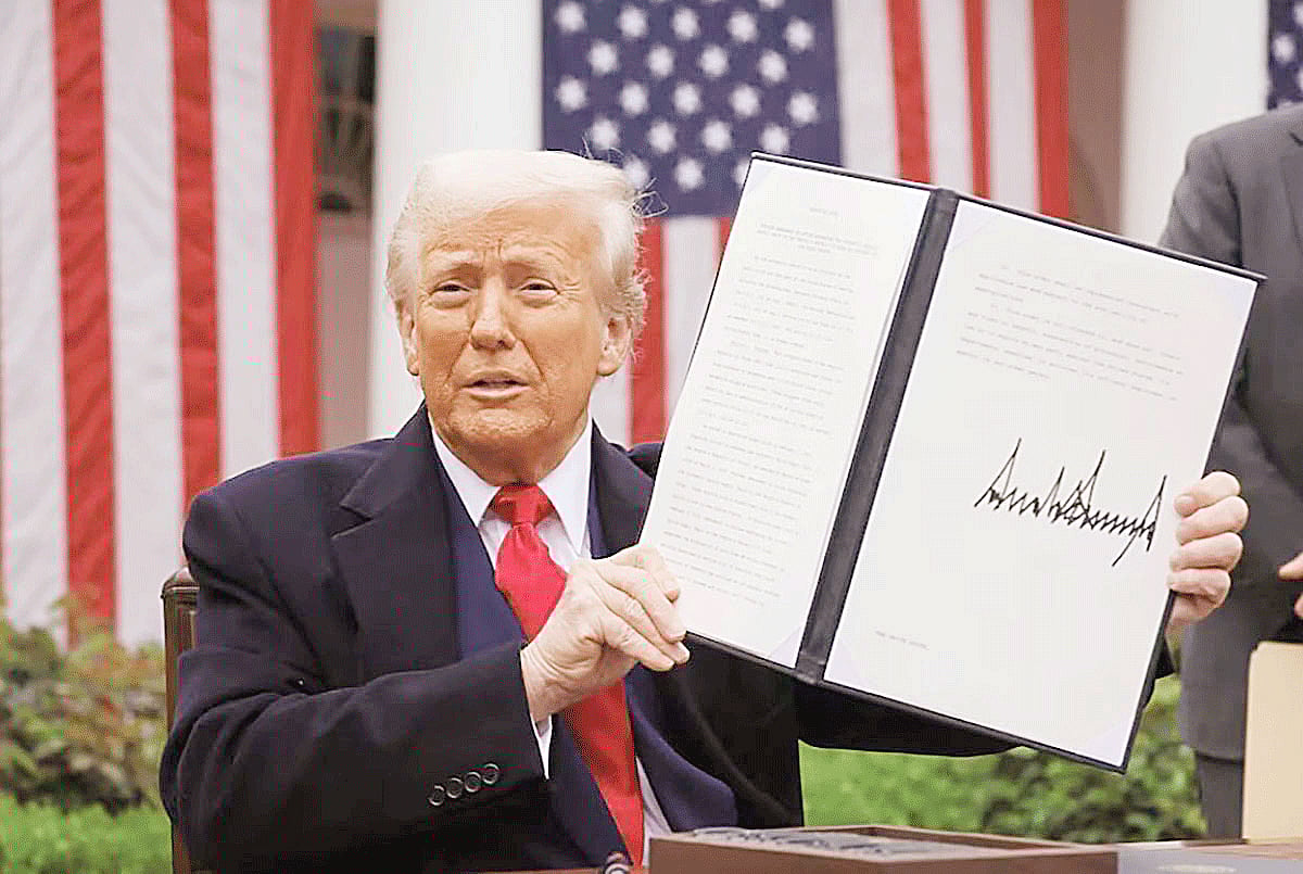 ট্রাম্পের শুল্কযুদ্ধ থেকে যুক্তরাষ্ট্রের বেরিয়ে আসা সহজ নয়