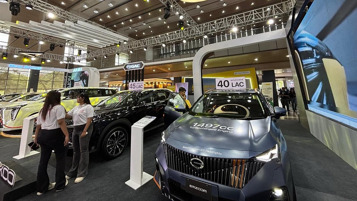 ১৯তম ঢাকা অটো সিরিজ অব এক্সিবিশন্সে হালনাগাদ প্রযুক্তি এবং নকশার নতুন মডেলের গাড়ি প্রদর্শন করছে বিভিন্ন প্রতিষ্ঠান