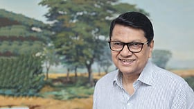 ব্যবসায়ী বাবার ছেলে আলমগীর যেভাবে নায়ক হলেন