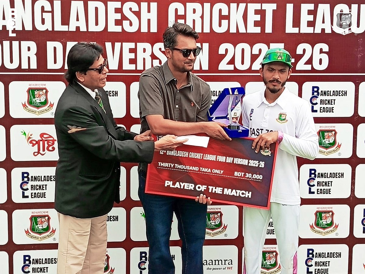 ম্যাচসেরা হন অমিত হাসান