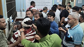 ব্রাহ্মণবাড়িয়ায় নির্মাণকাজে মৃত্যুর ঘটনায় সালিস বসেছিল, বিদ্যালয়ের দেয়াল ধসে আহত ৩
