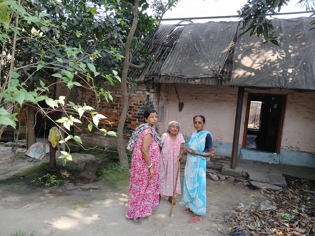 ভারতের পশ্চিমবঙ্গ রাজ্যের নদীয়ায় কুপার্স ক্যাম্পে বৃদ্ধা ছবিরানি