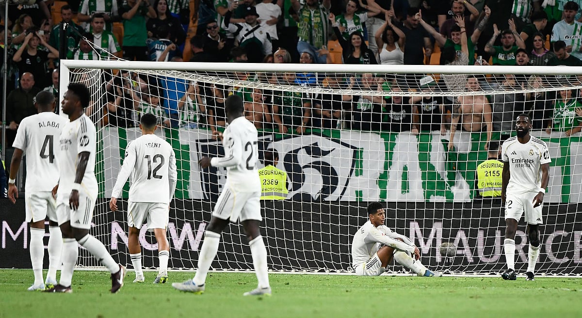 বেতিসের মাঠে ড্রয়ের পর হতাশ রিয়ালের খেলেয়াড়েরা