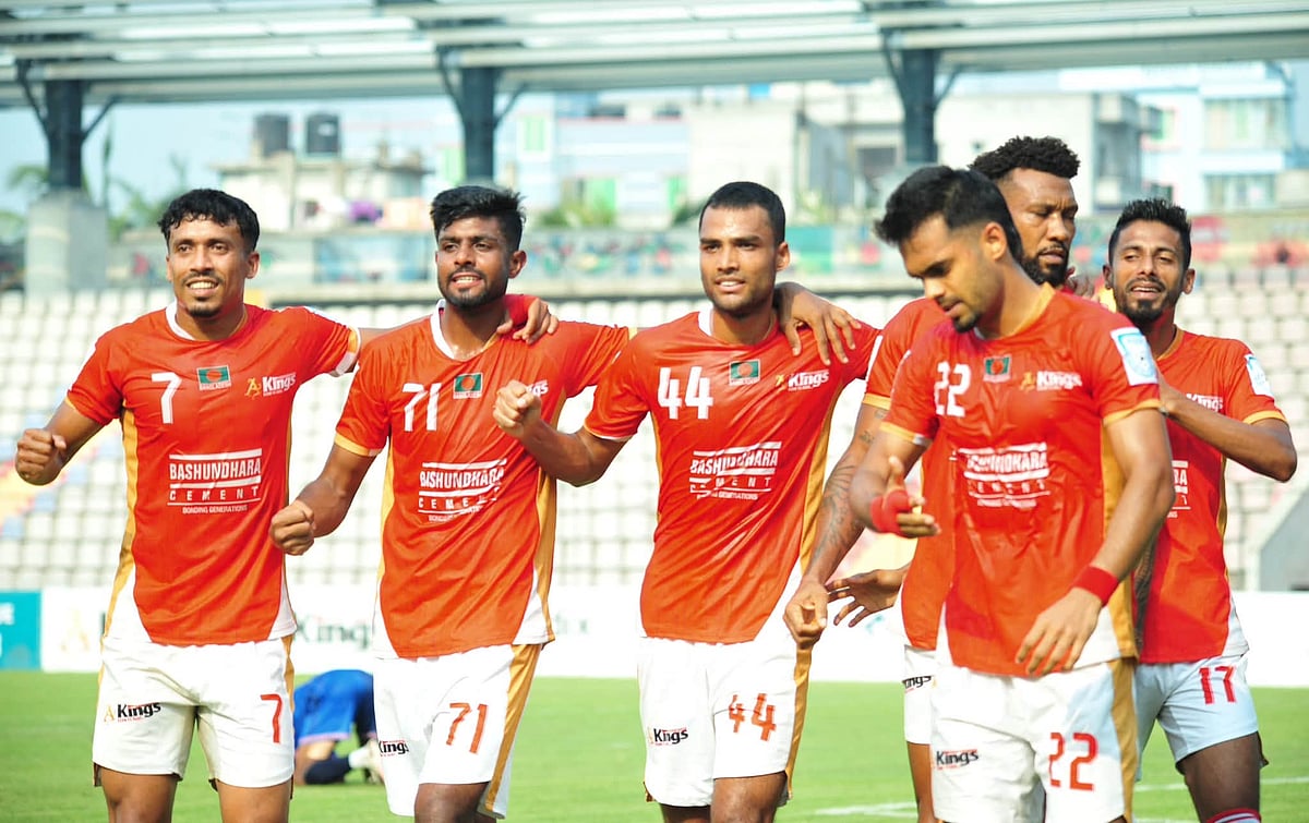 আবারও শীর্ষে উঠেছে বসুন্ধরা কিংস