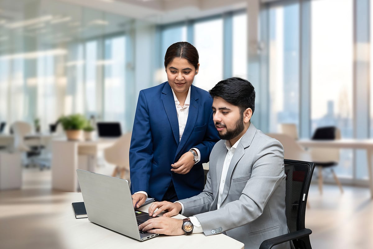 আইইউবির এক্সিকিউটিভ এমবিএ বা ইএমবিএ প্রোগ্রামটি পেশাজীবীদের বাস্তবতা মাথায় রেখে সাজানো