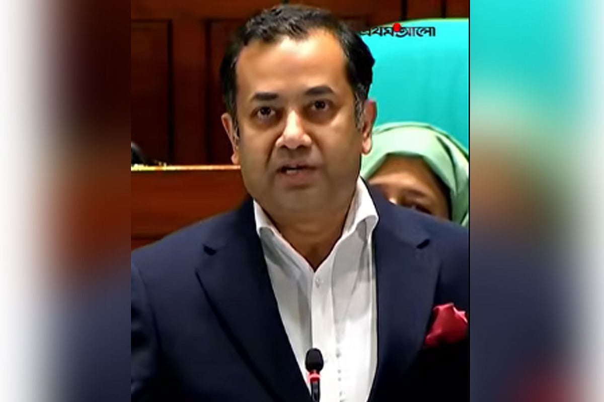 আওয়ামী লীগের পরিণতি স্মরণ করিয়ে সরকারি ও বিরোধী দলকে সতর্ক থাকার আহ্বান তথ্য প্রতিমন্ত্রীর - Image 1