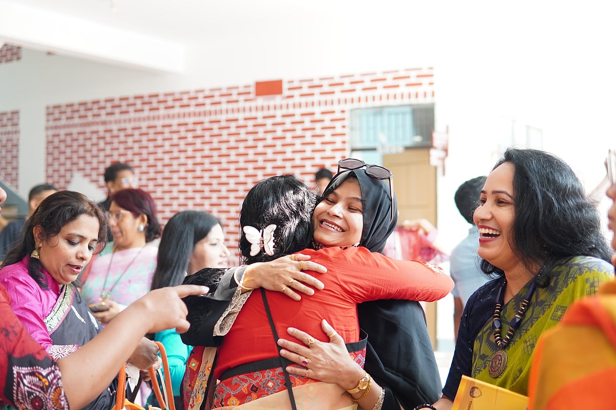 চেনা মুখগুলোর সঙ্গে দেখা অনেক দিন পর