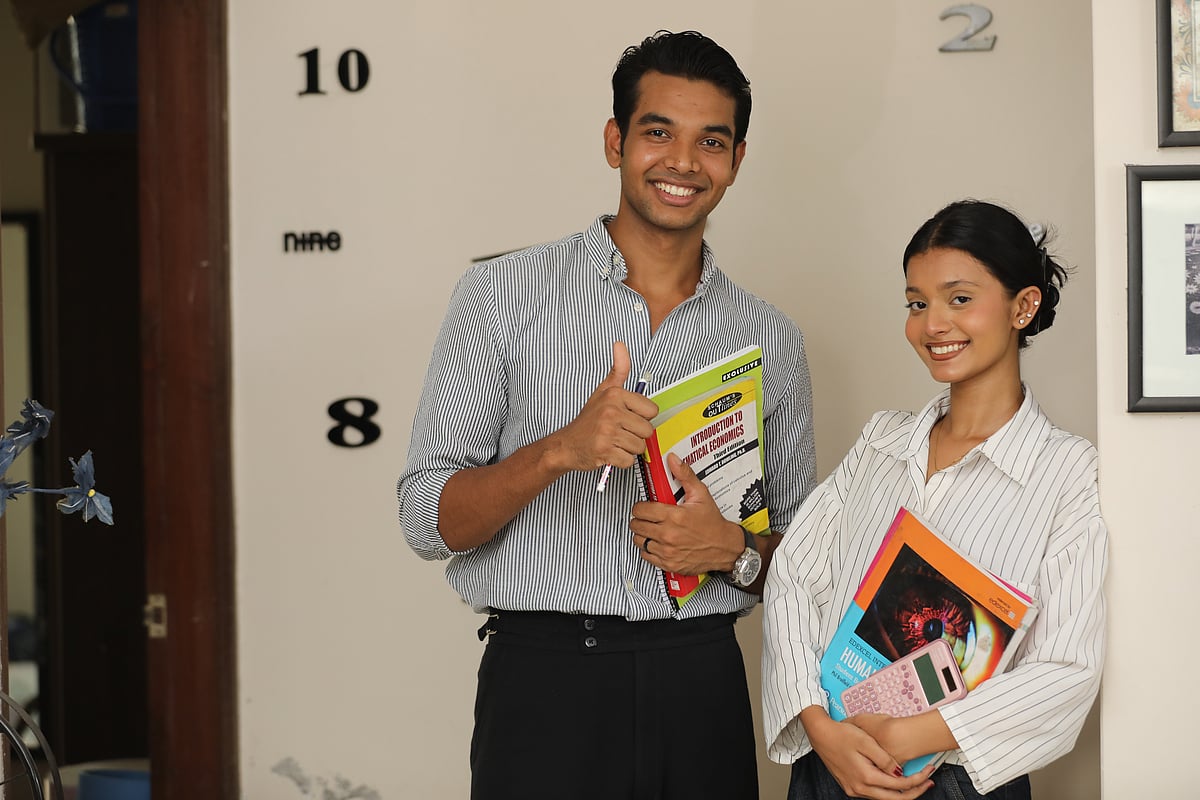 মডেল: শামস ও ইতি