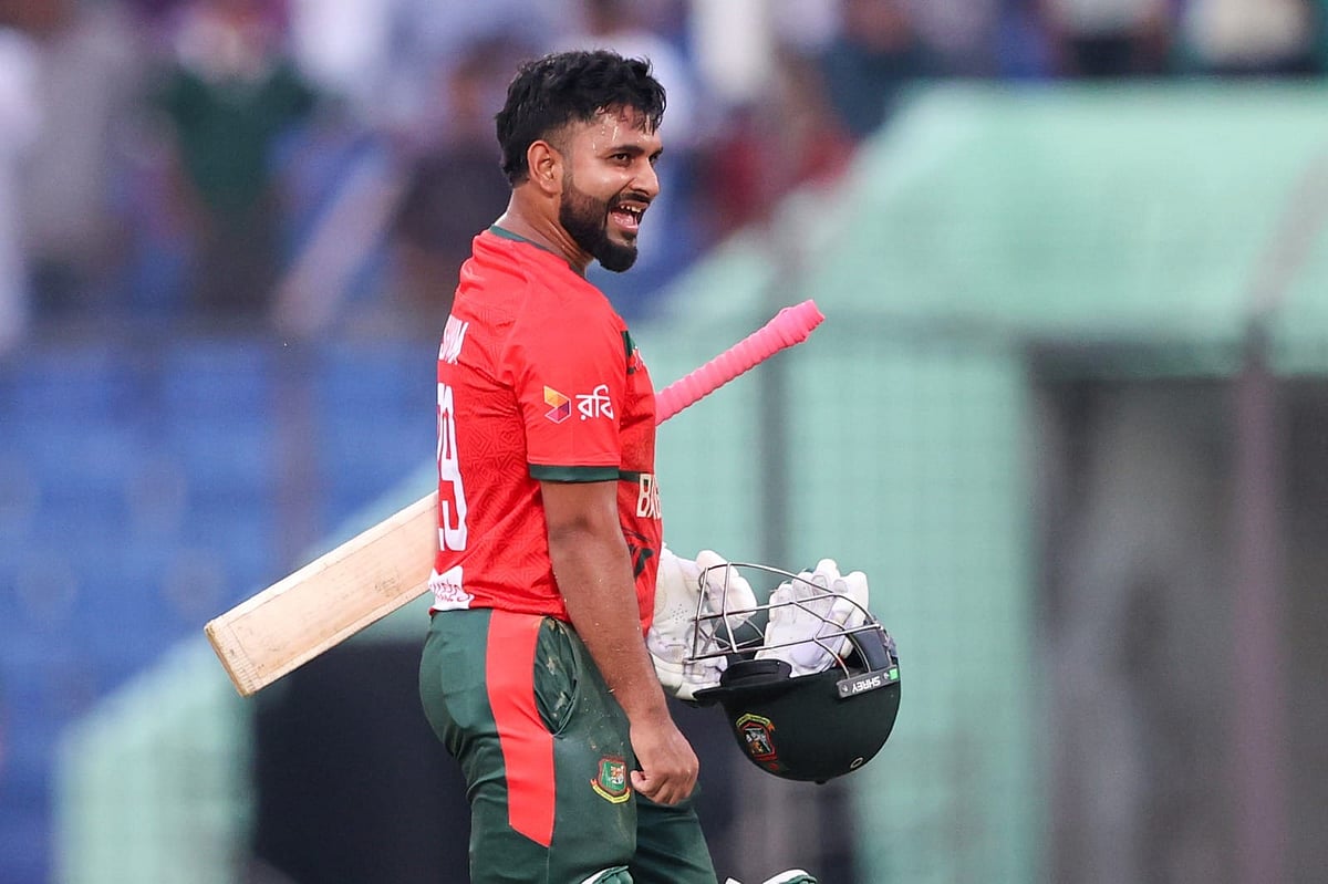 চট্টগ্রামে নিউজিল্যান্ডের বিপক্ষে প্রথম টি–টুয়েন্টিতে ১৩ বলে ৩১ রানে অপরাজিত ছিলেন শামীম।