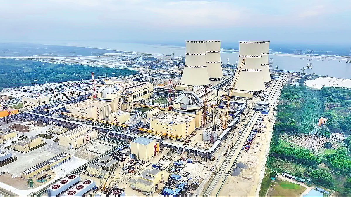 বিদ্যুৎ উৎপাদনের লক্ষ্যে দেশের প্রথম পারমাণবিক বিদ্যুৎকেন্দ্র রূপপুরের প্রথম ইউনিটে জ্বালানি প্রবেশ করানো শুরু হচ্ছে আজ। করোনা মহামারি, রাশিয়া-ইউক্রেন যুদ্ধসহ বৈশ্বিক নানা সংকট পেরিয়ে অবশেষে পরমাণু বিদ্যুৎ উৎপাদনের ঐতিহাসিক যাত্রা শুরু হচ্ছে বাংলাদেশের। গতকাল পাবনার ঈশ্বরদী উপজেলার রূপপুর এলাকায়