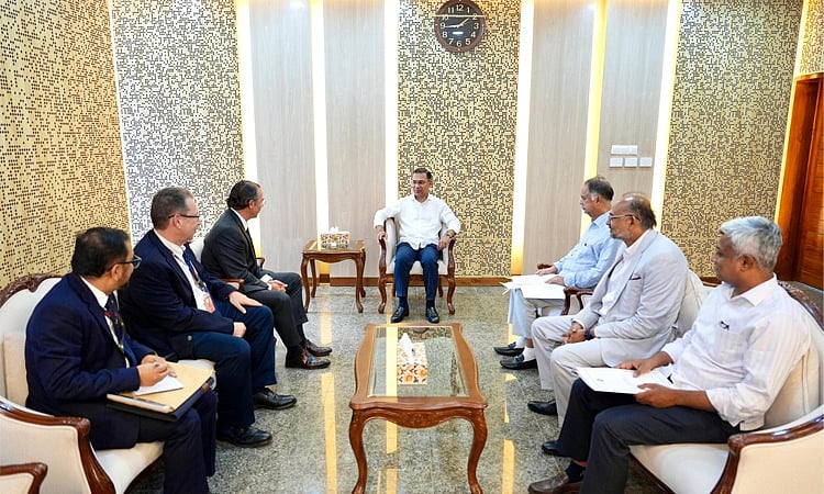 প্রধানমন্ত্রী তারেক রহমানের সঙ্গে সৌজন্য সাক্ষাৎ করেছে শেভরন করপোরেশনের একটি প্রতিনিধিদল। বাংলাদেশ সচিবালয়, ঢাকা। ২৮ এপ্রিল ২০২৬