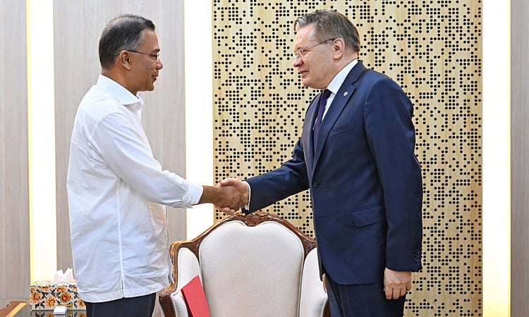 প্রধানমন্ত্রীর সঙ্গে রোসাটম মহাপরিচালকের সৌজন্য সাক্ষাৎ - Image 1