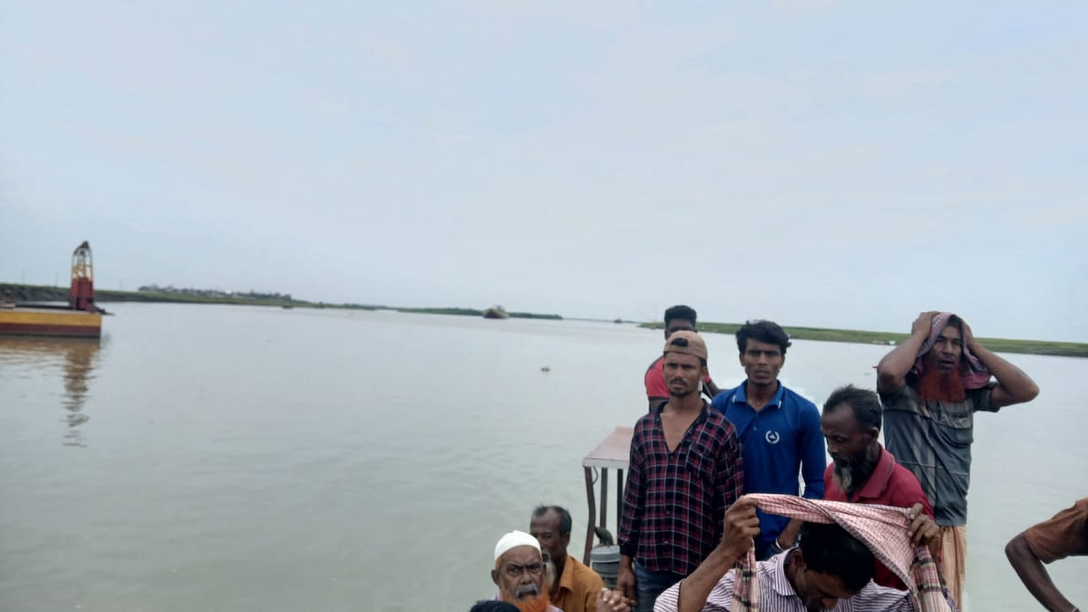 নেত্রকোনার ধনু, কংস, সোমেশ্বরী, ভুগাই, উব্দাখালি, মগরাসহ বিভিন্ন নদ-নদীর পানি বাড়তে শুরু করেছে। সম্প্রতি ধনু নদের খালিয়াজুরি উপজেলার রসুলপুর ঘাট থেকে তোলা