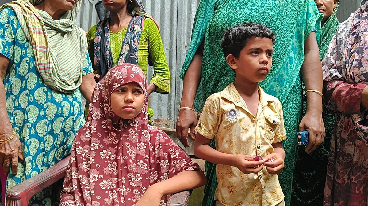 প্রতিবেশীকে বাঁচাতে গিয়ে নিহত রিকশাচালক কাবুলের পরিবার অসহায়