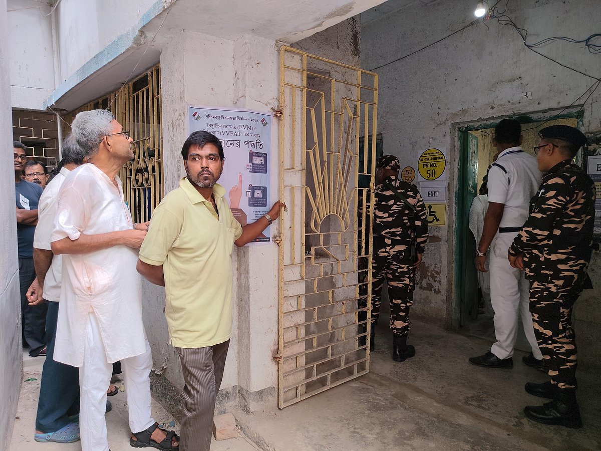 দক্ষিণ কলকাতার টালিগঞ্জ অশ্বিনীনগর ভোটকেন্দ্রের চিত্র। ২৯ এপ্রিল ২০২৬