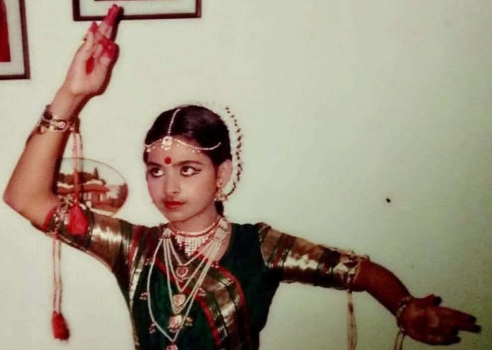 বয়স তখন মাত্র ১১ বা ১২, ঢাকার জার্মান কালচারাল সেন্টারে ‘সংগীত ভবন’-এর প্রথম বর্ষপূর্তি অনুষ্ঠানে নেচেছিলেন অভিনেত্রী ও নৃত্যশিল্পী