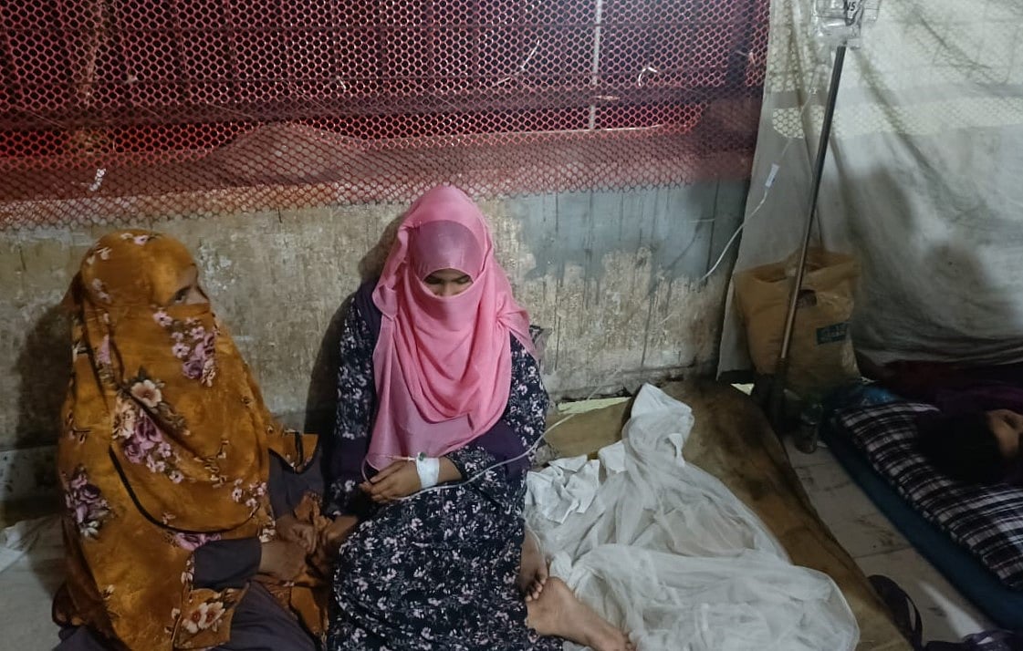 মেহেন্দীগঞ্জে বজ্রপাতের বিকট শব্দে দুটি মাধ্যমিক বিদ্যালয়ের অসুস্থ হয়ে পড়া ৮ শিক্ষার্থী উপজেলা স্বাস্থ্য কম্পেলেক্সে চিকিৎসাধীন। গতকাল মঙ্গলবার রাতে তোলা