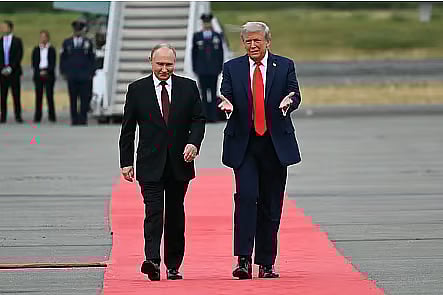 রাশিয়ার প্রেসিডেন্ট ভ্লাদিমির পুতিন ও যুক্তরাষ্ট্রের প্রেসিডেন্ট ডোনাল্ড ট্রাম্প