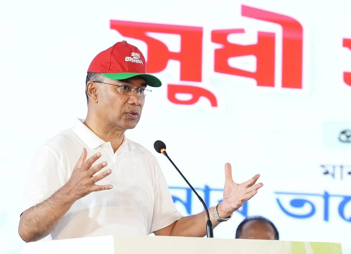 সিলেটে সুধী সমাবেশে প্রধান অতিথির বক্তব্য দেন প্রধানমন্ত্রী তারেক রহমান। শনিবার বেলা সোয়া ১১টার দিকে সিলেট সিটি করপোরেশন প্রাঙ্গণে