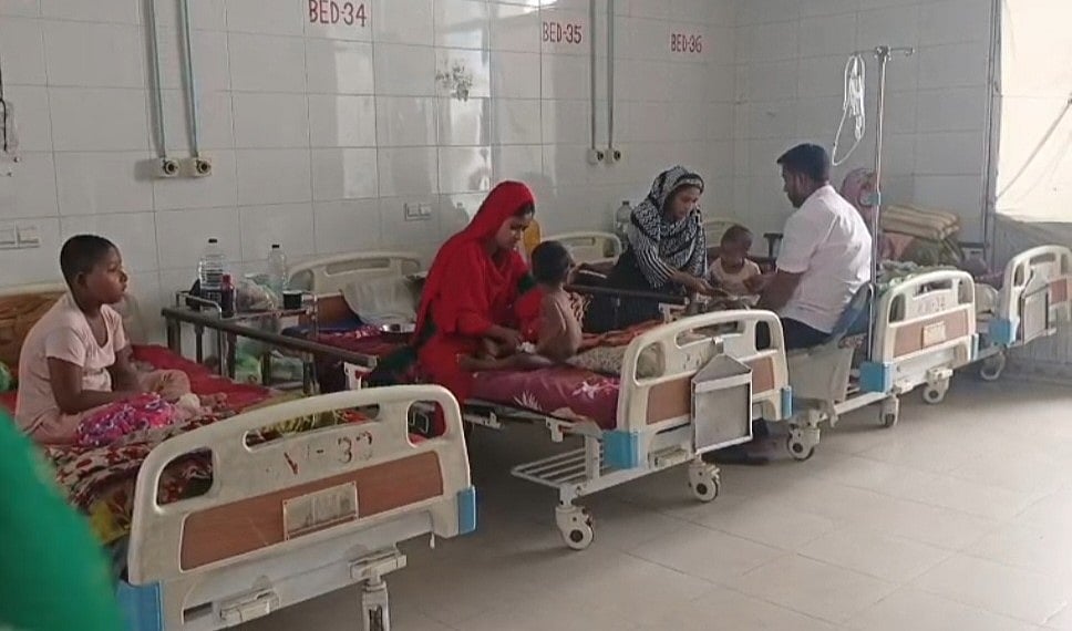 গাজীপুরের শহীদ তাজউদ্দীন মেডিকেল কলেজ হাসপাতালের শিশু ওয়ার্ড। আজ সকালে তোলা