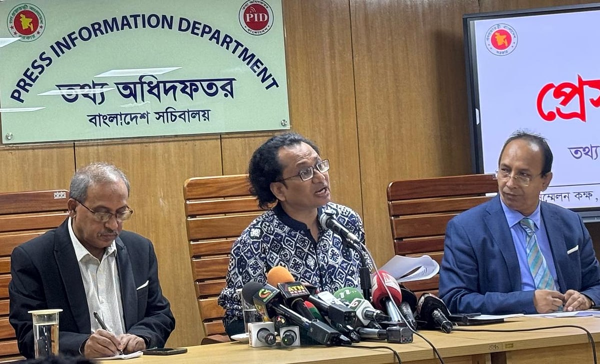প্রধানমন্ত্রী তারেক রহমানের তথ্য ও সম্প্রচার উপদেষ্টা জাহেদ উর রহমান। আজ মঙ্গলবার সচিবালয়ে