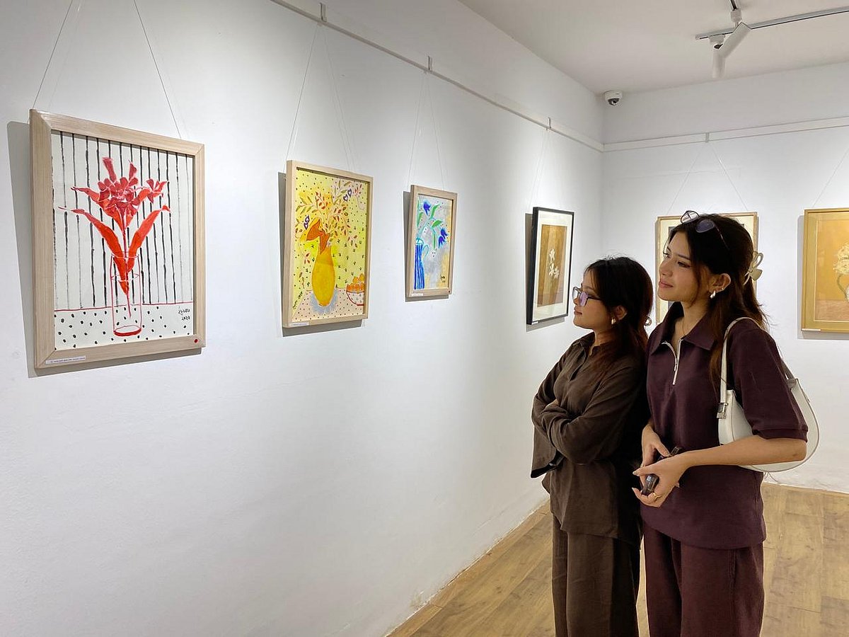 ফুল ফুটেছে রঙে রেখায় - Image 1