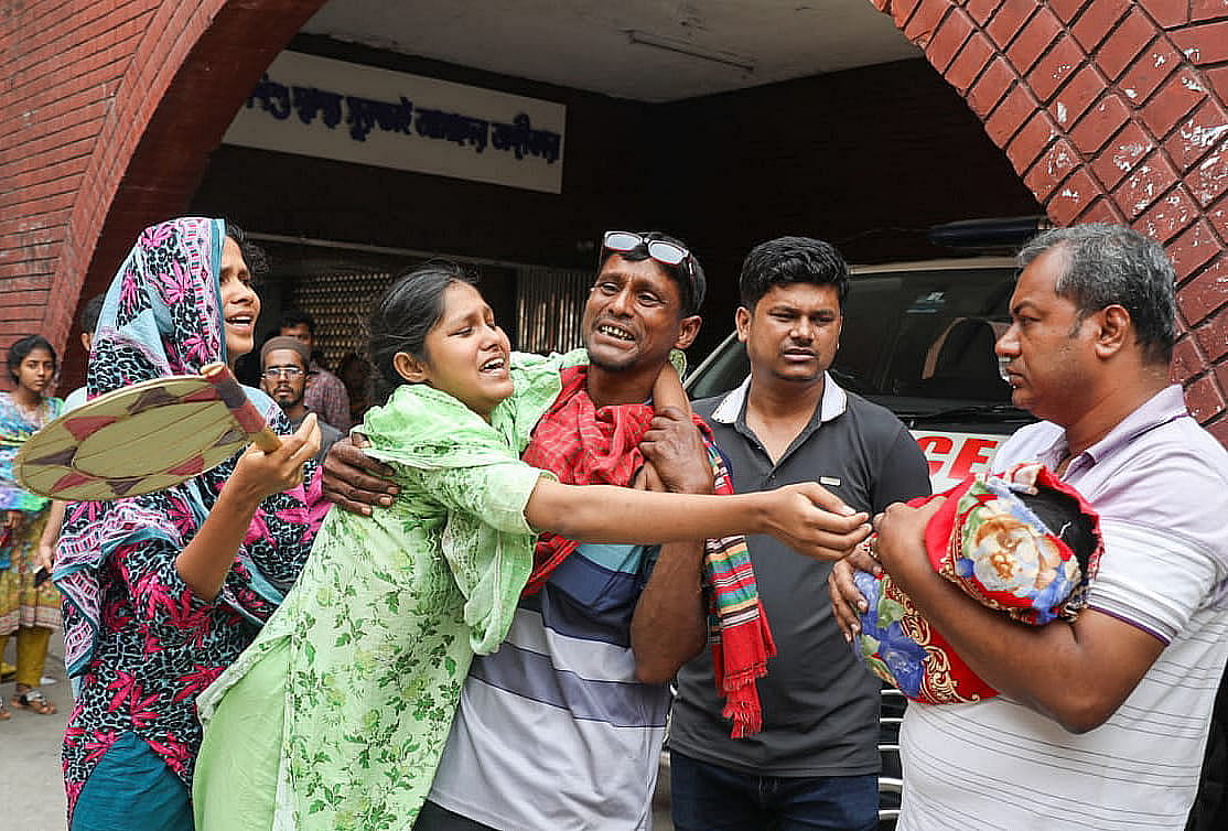 হামে শিশুর মৃত্যুতে স্বজনহারাদের কান্না থামছে না