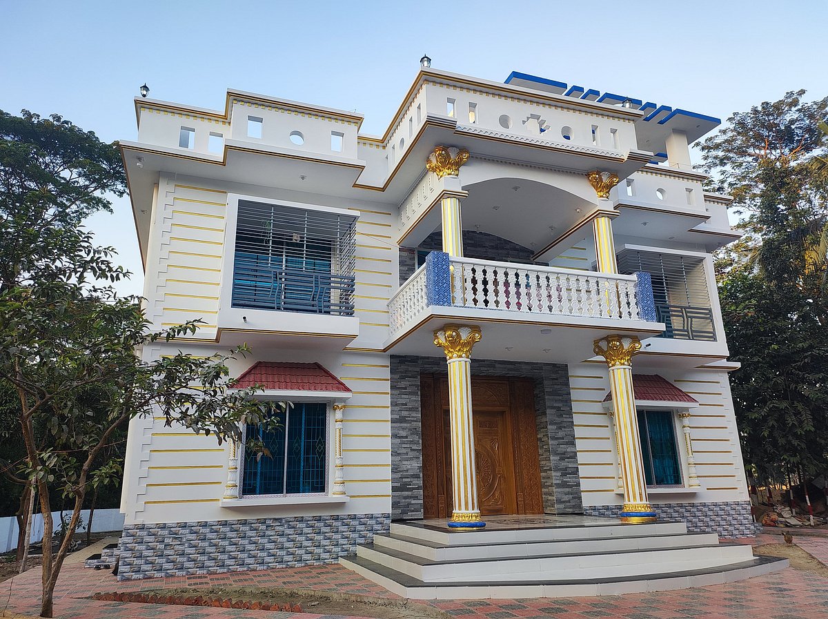 সন্দ্বীপের মাইটভাঙা ইউনিয়নের সংযুক্ত আরব আমিরাতের দুবাই প্রবাসী শাহাদাত হোসেনের বাড়ি