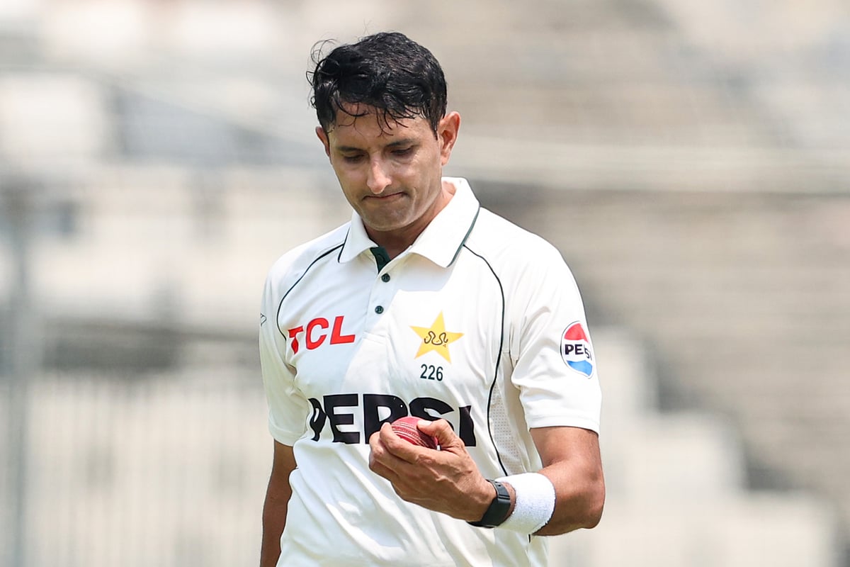 আব্বাসকে বাদ দেওয়ার মূল্য দিল পাকিস্তান