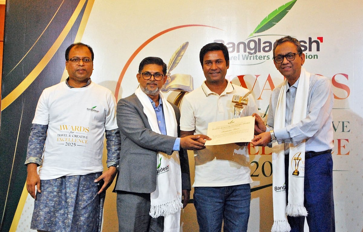 সেরা ভ্রমণবিষয়ক কনটেন্ট ক্রিয়েটর হিসেবে সম্মাননা পেয়েছেন সালাহউদ্দীন সুমন