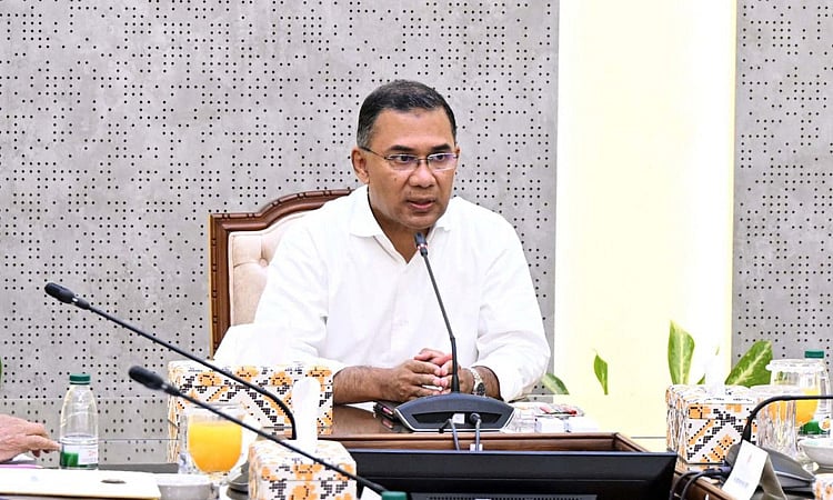 আড়াই মাসেই জন–আস্থার পরীক্ষায় সরকার
