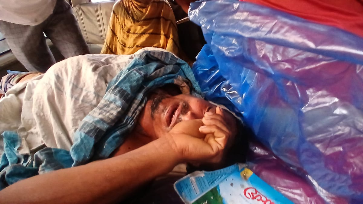 আহত মৌয়াল বাবলু গাজী