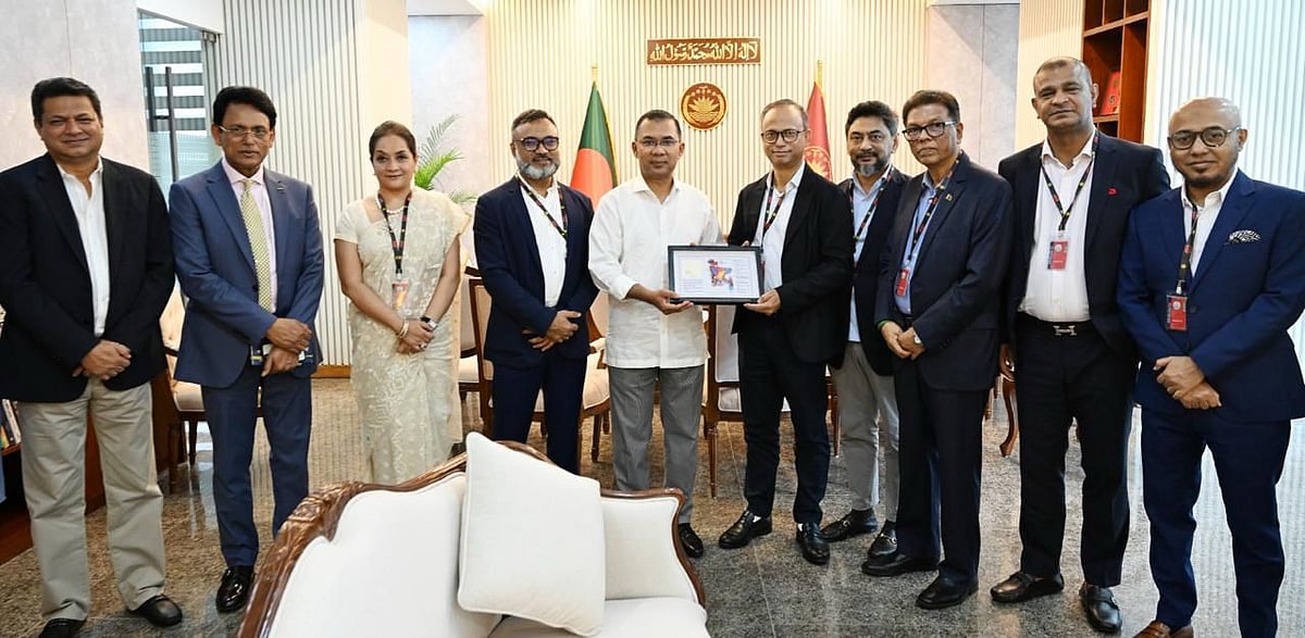 প্রধানমন্ত্রী তারেক রহমানের সঙ্গে বৈঠক করেন বিজিএমইএর নেতারা। আজ রাজধানীর সচিবালয়ে