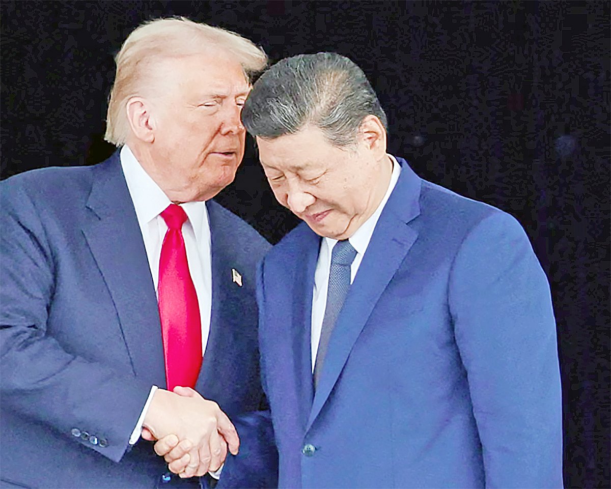 ২০২৫ সালের ৩০ অক্টোবর দক্ষিণ কোরিয়ায় দ্বিপক্ষীয় বৈঠক শেষে ডোনাল্ড ট্রাম্প ও সি চিন চিং