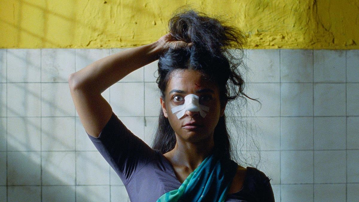 ‘সিস্টার মিডনাইট’–এর দৃশ্য। ছবি: আইএমডিবি