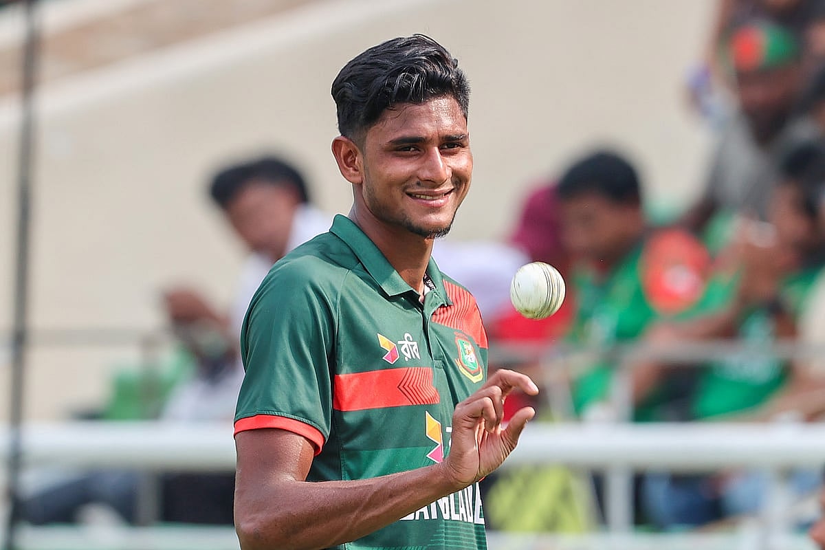 বাংলাদেশ দলের ফাস্ট বোলার নাহিদ রানা