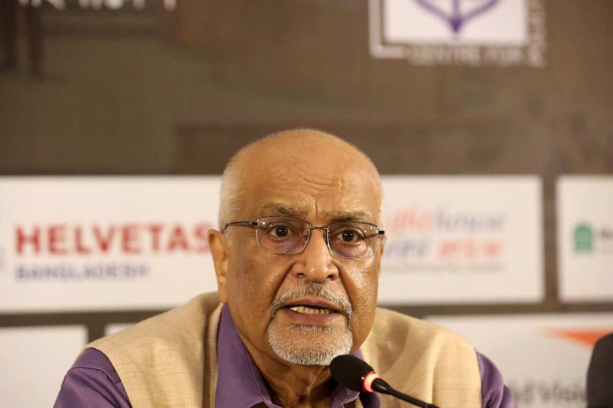 আজ রাজধানীতে নাগরিক প্ল্যাটফর্ম আয়োজিত বাজেট নিয়ে আলোচনা সভায় বক্তব্য রাখছেন সংস্থার আহবায়ক দেবপ্রিয় ভট্টাচার্য
