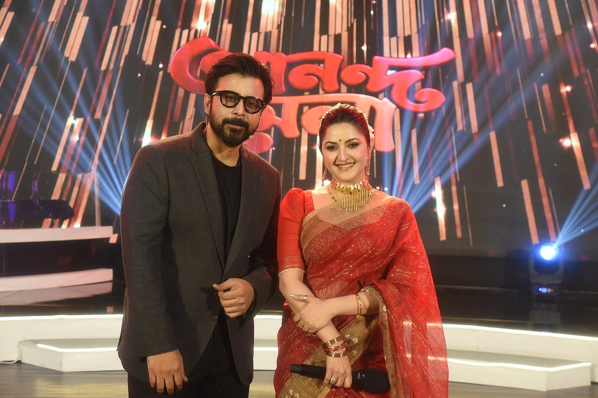 আনন্দ মেলায় আফরান নিশো ও পরীমনি