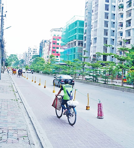 বসুন্ধরা আবাসিক এলাকার একটি সড়ক
