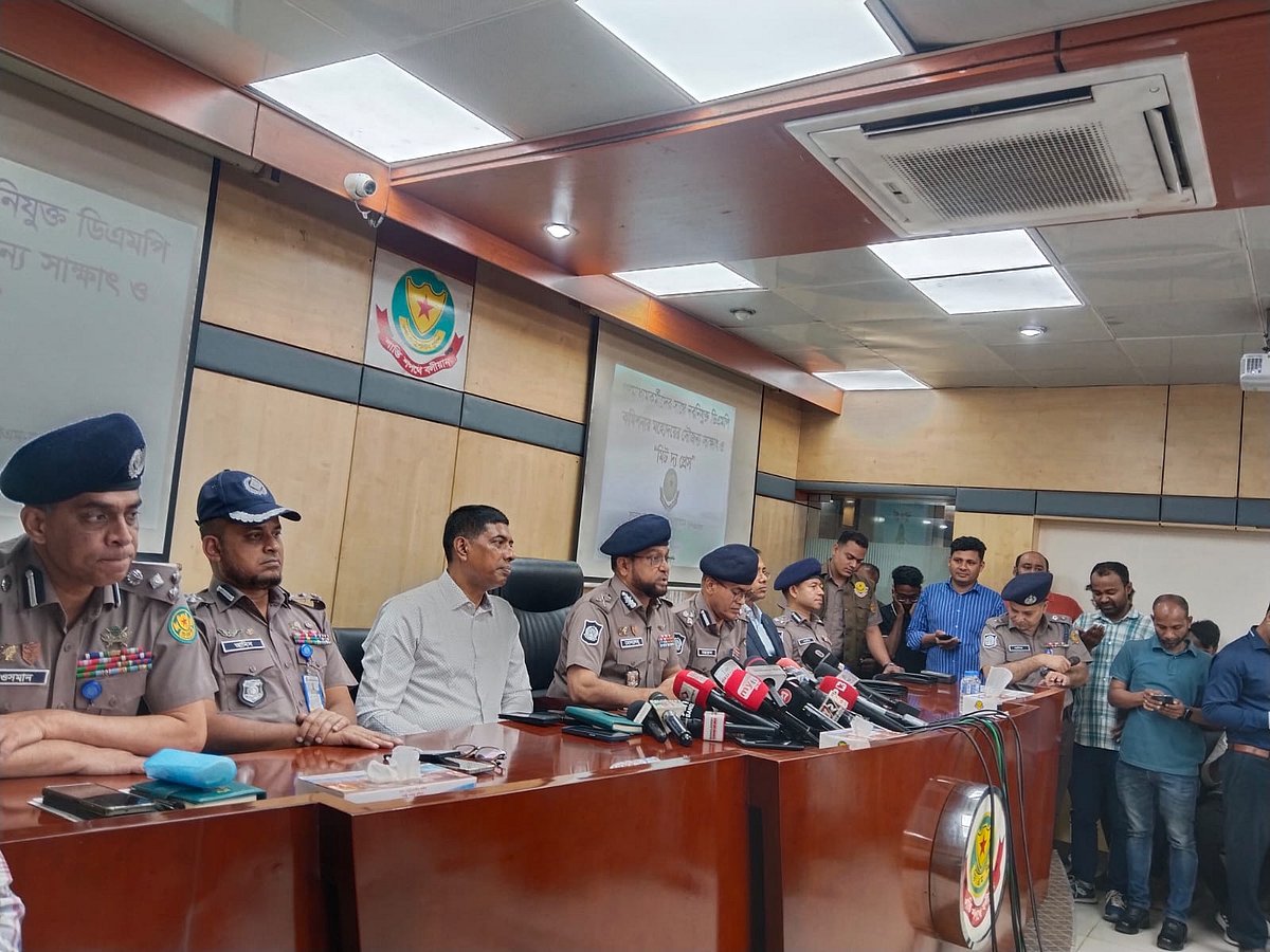 ঢাকা মহানগর পুলিশের (ডিএমপি) কমিশনার মোসলেহ উদ্দিন আহমদ। আজ বুধবার ডিএমপির মিডিয়া সেন্টারে