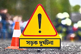 পূজার ছুটিতে বাড়ি যাওয়ার পথে বাসচাপায় পুলিশ সদস্য নিহত