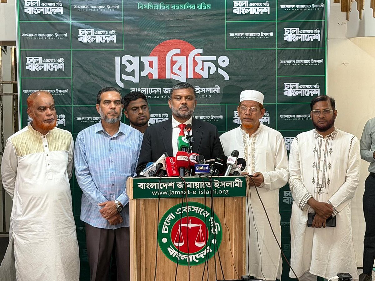 সুপ্রিম কোর্ট সচিবালয় বিলুপ্ত করে আইন মন্ত্রণালয়ে সংযুক্ত করার প্রতিবাদে আয়োজিত এক সংবাদ সম্মেলনে শিশির মনির কথা বলেন। ২১ মে