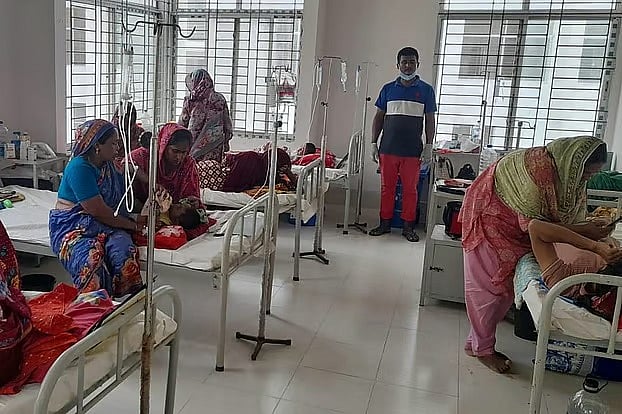 নোয়াখালী জেনারেল হাসপাতালে হামের উপসর্গ নিয়ে ভর্তি হওয়া শিশুদের চিকিৎসা দেওয়া হচ্ছে আলাদা ইউনিটে। সম্প্রতি তোলা