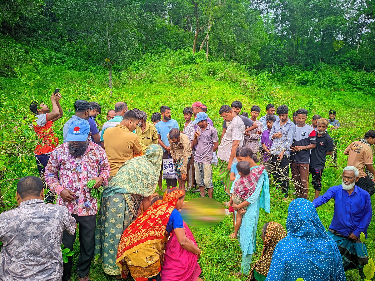 লেবু বাগানে বন্যপ্রাণী ঠেকাতে পাতা বৈদ্যুতিক ফাঁদে প্রাণ গেল শ্রমিকের। সোমবার মৌলভীবাজারের শ্রীমঙ্গলের রাধানগর এলাকায়