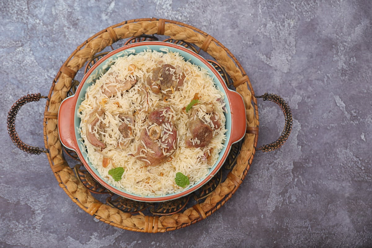 সুফি বিরিয়ানিতে খাসির মাংস ব্যবহার করা হয়