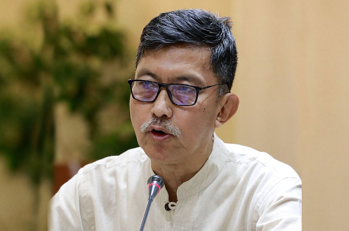 পার্বত্য চট্টগ্রামবিষয়ক মন্ত্রণালয়ের মন্ত্রী দীপেন দেওয়ান