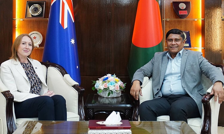 প্রধানমন্ত্রীর প্রতিরক্ষা উপদেষ্টা ব্রিগেডিয়ার জেনারেল (অব.) এ কে এম শামছুল ইসলামের সঙ্গে সৌজন্য সাক্ষাৎ করেছেন ঢাকায় নিযুক্ত অস্ট্রেলিয়ান হাইকমিশনার সুসান রাইল