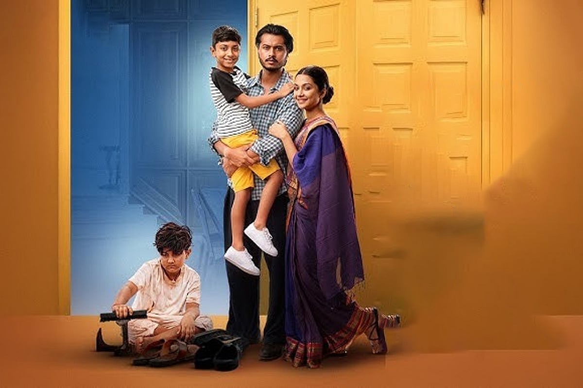 ‘জুতা পরিয়া প্রবেশ নিষেধ’ থেকে ‘ফুল ফ্যামিলি গরুচোর’